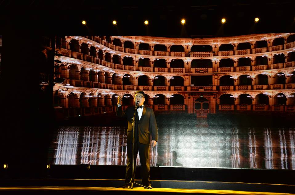 18+ 小马拉大车系列 我无法提供成人或不适宜内容