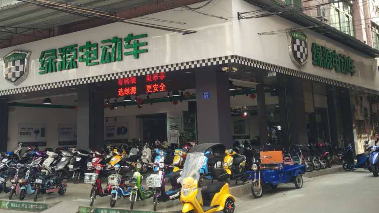 推特夜未央视频 推特爱未眠”非常有名